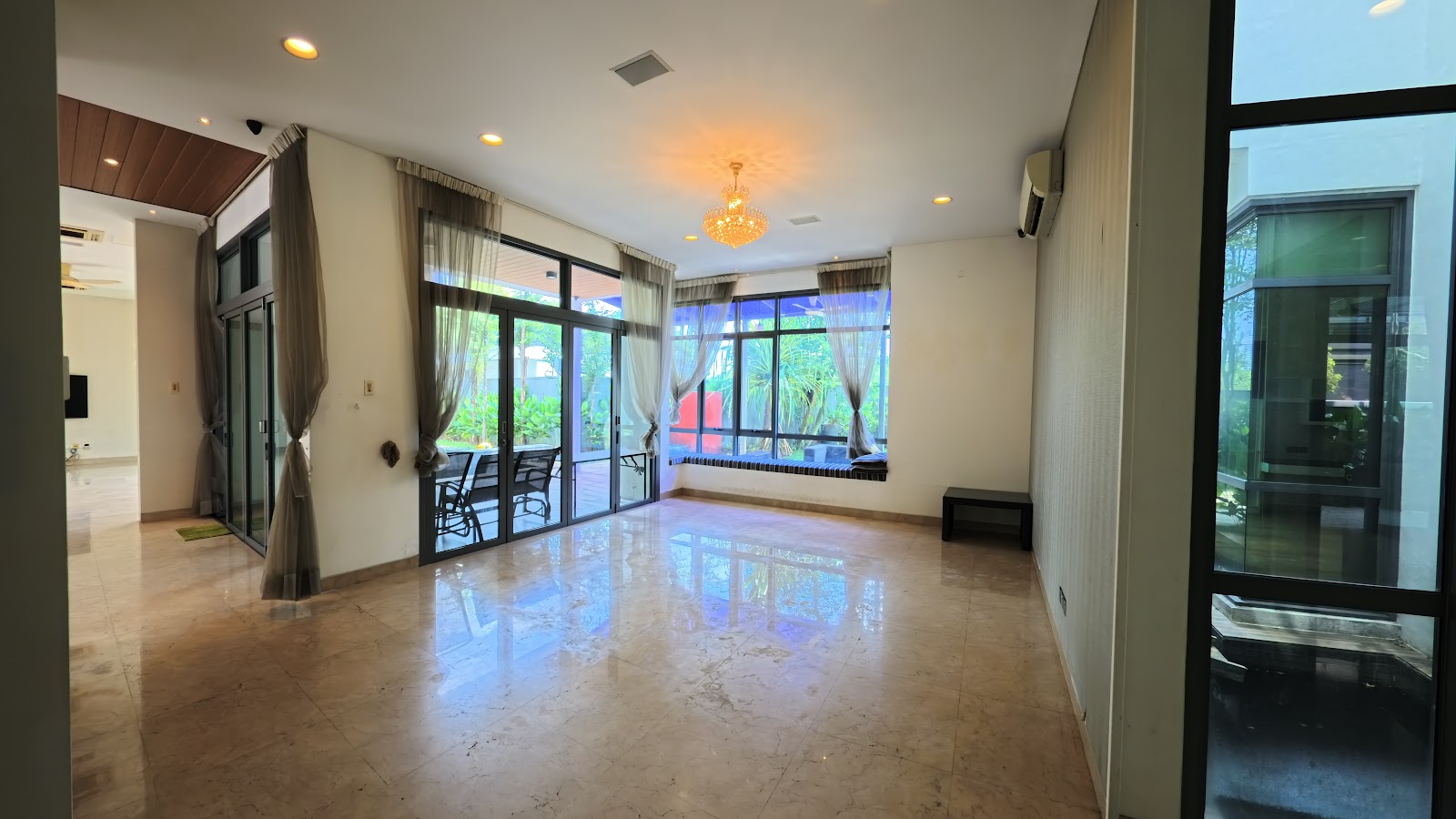 The Residence Mont Kiara photo 9
