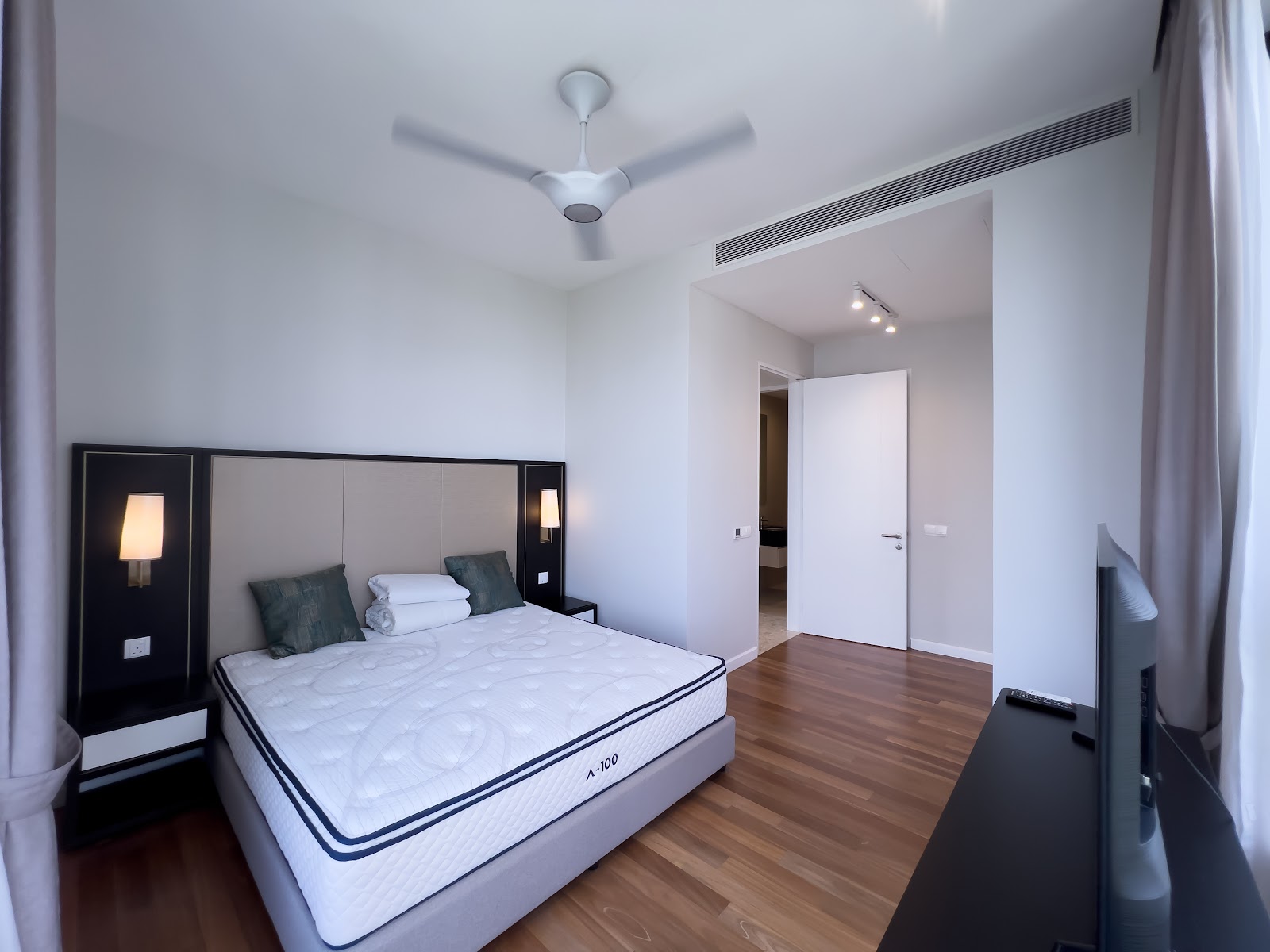 Pavilion Ceylon Hill photo 9