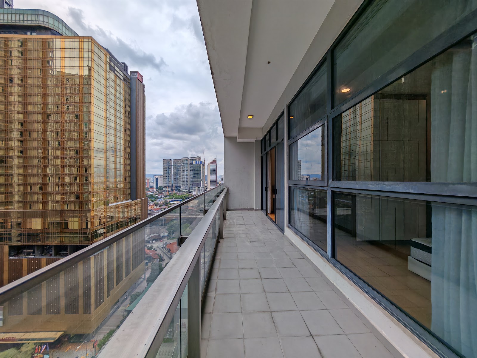 Mirage photo 9