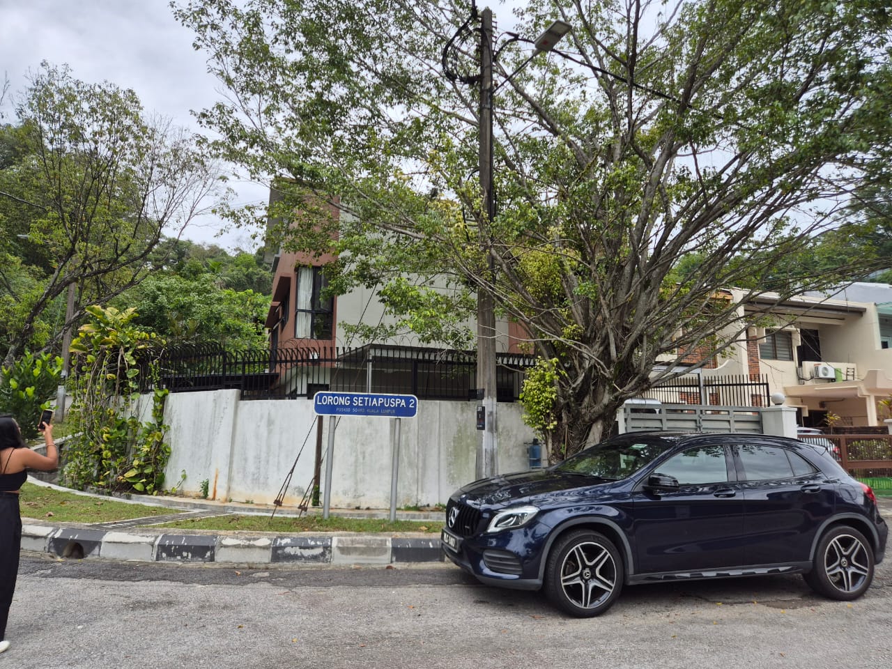 Jalan Setiapuspa