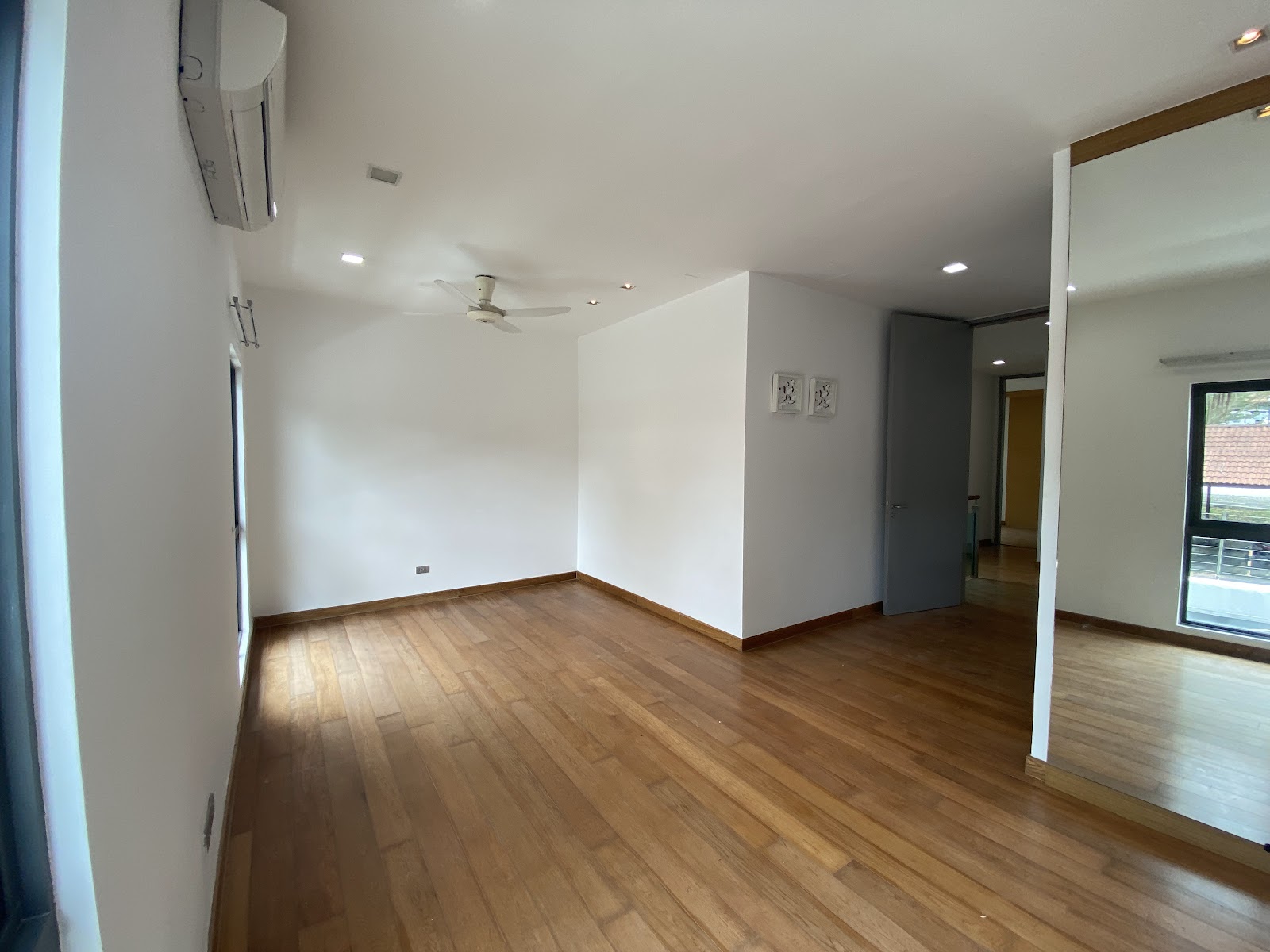 The Villa photo 9